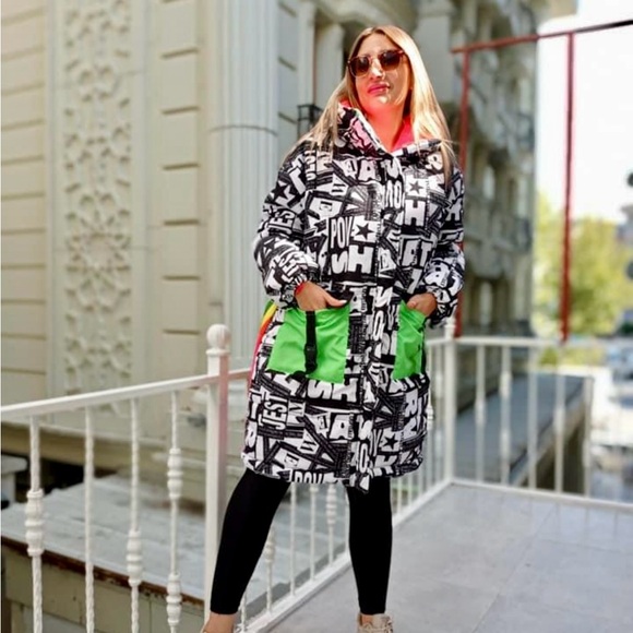 New NWT Winter zippered jacket with hood and embellished woman face size L - Picture 3 of 15